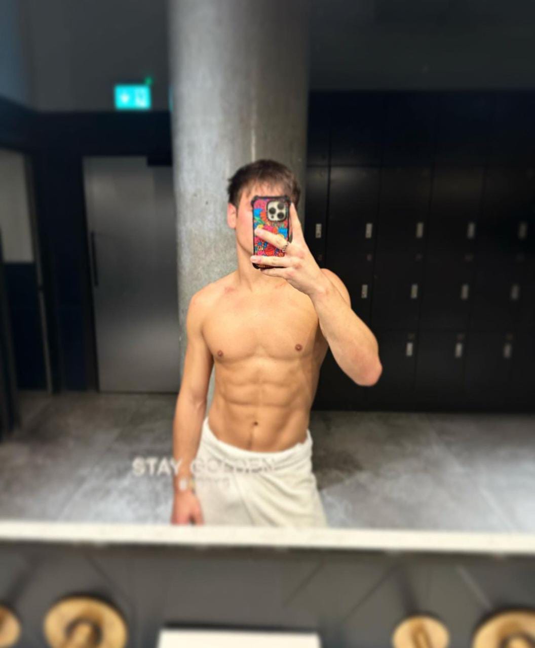 tom daley famosos deportistas que empezaron 2023 mostrando piel