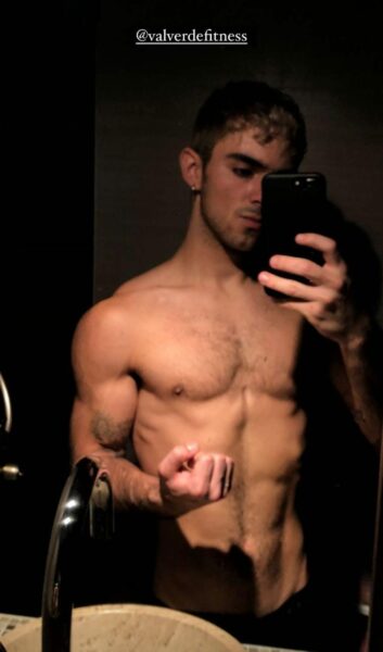 actor de todo el mundo habla de Jamie cuerpo sin playera