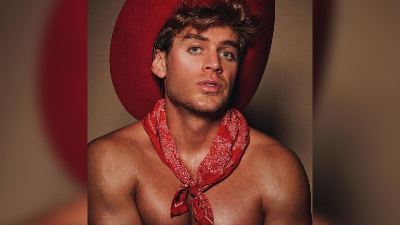 Polo Morín fotos vaquero con sombrero y paliacate rojo