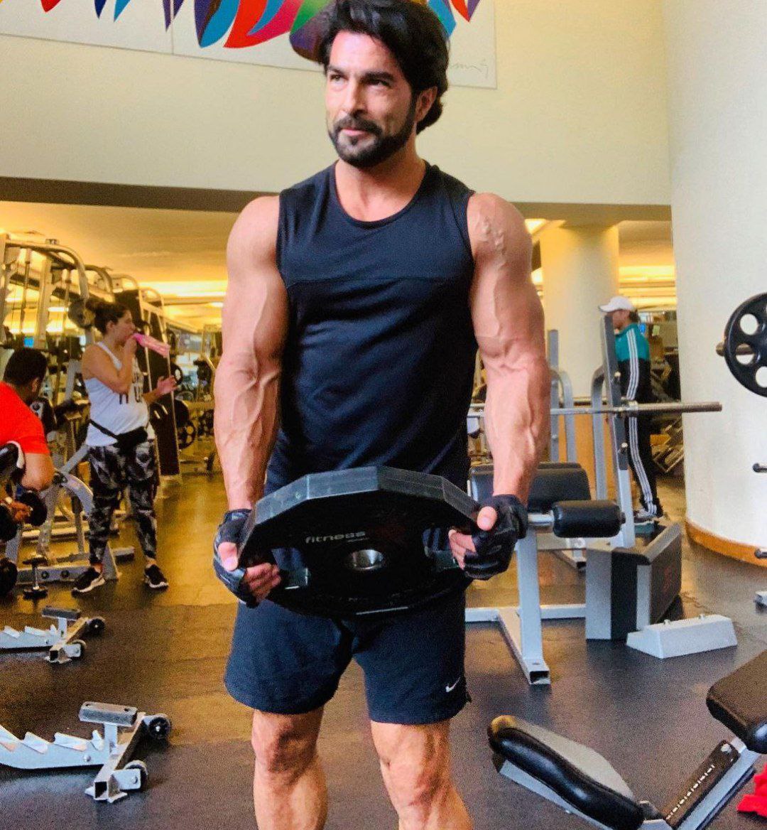 Arturo Carmona gimnasio