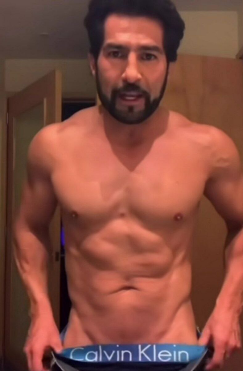 Arturo Carmona muestra ropa interior en video.