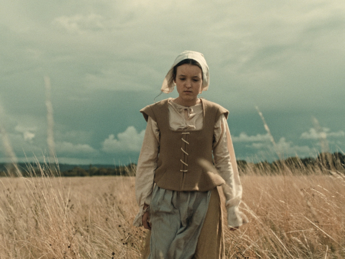 Bella Ramsey en Requiem