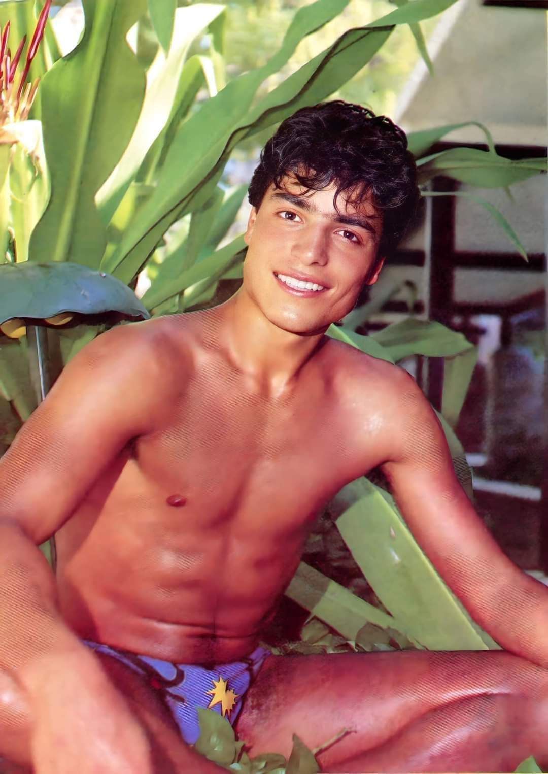 Chayanne sonriendo a loa 18 años