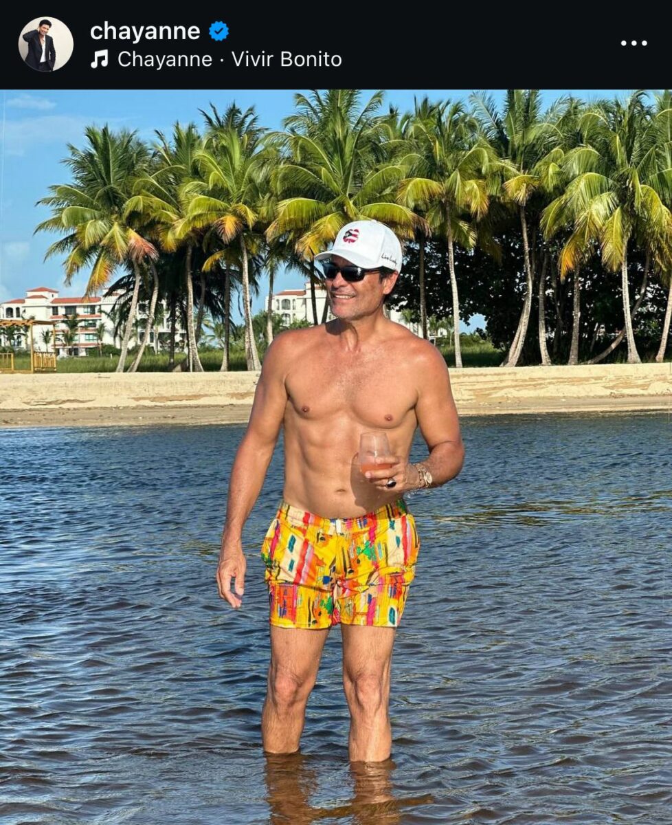 Chayanne foto en traje de baño a sus 56 años