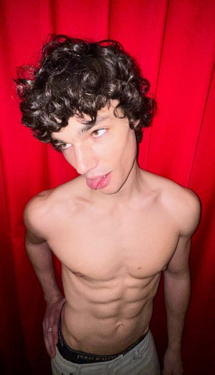 Fernando Lindez foto sin playera cuerpo