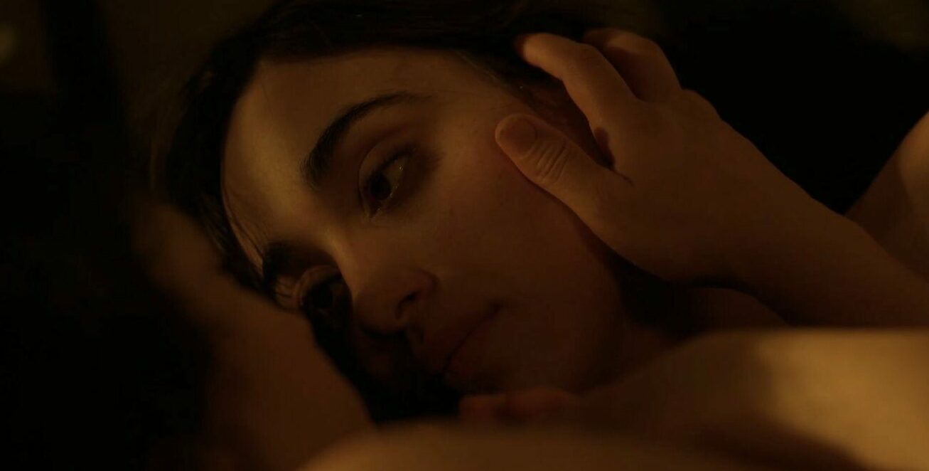 Natalia Solián en escena de Huesera