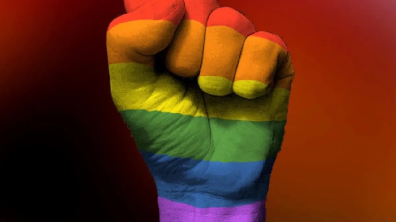 instituciones denuncia homofobia