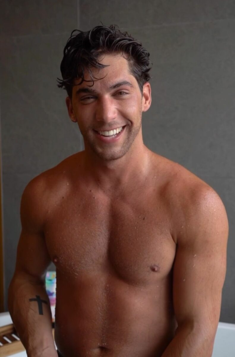 Mauricio Garza actor fotos en la ducha 