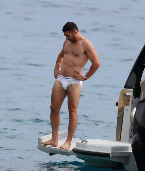 Miguel ángel silvestre en ropa interior