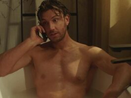 Sex/Life Adam Demos escena en la ducha sin ropa Brad