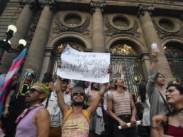 Bloque negro marcha orgullo portada