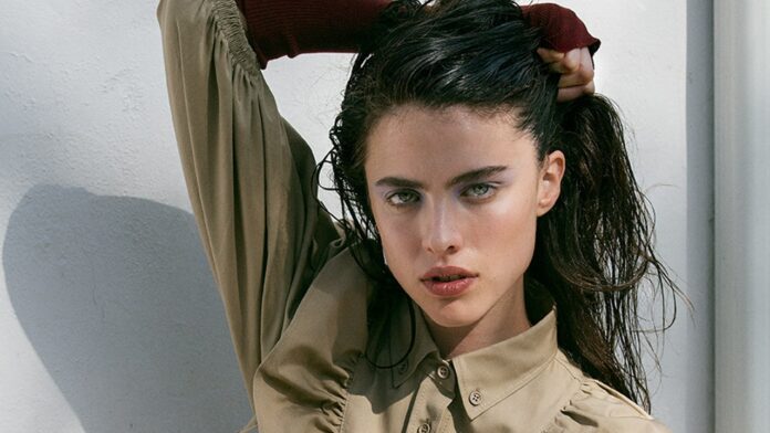 Margaret Qualley elenco actrices de Drive-Away Dolls película lésbica portada Margaret Qualley elenco actrices de Drive-Away Dolls película lésbica portada