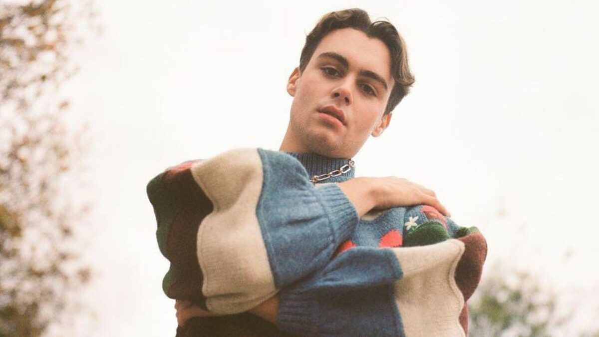 Bradley Riches actor Heartstopper 2 pareja gay biografía James Mcewan.