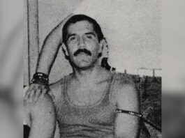 Luis González de Alba en El Taller, bar gay que creó.