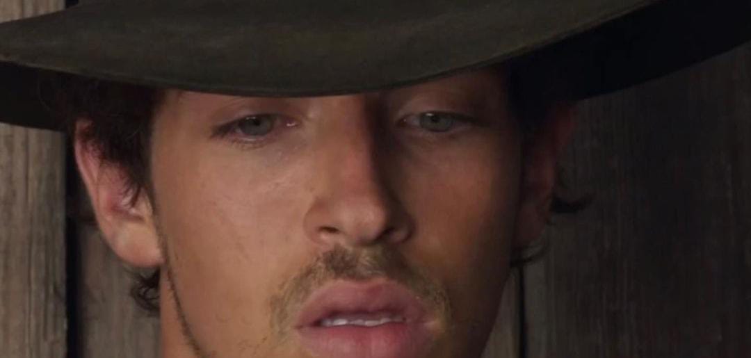 Manu Ríos en Strange Way of Life/Extraña forma de vida.