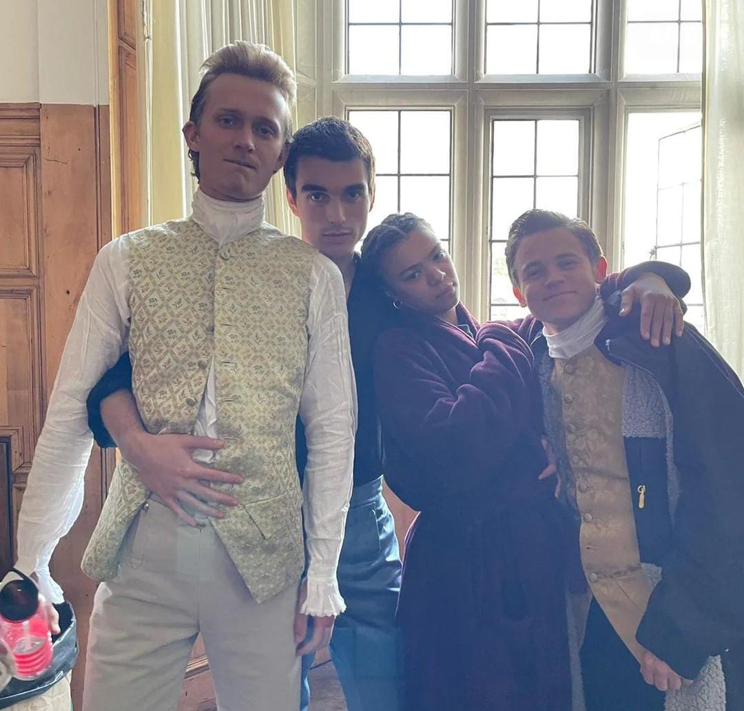 Elenco de Queen Charlotte 