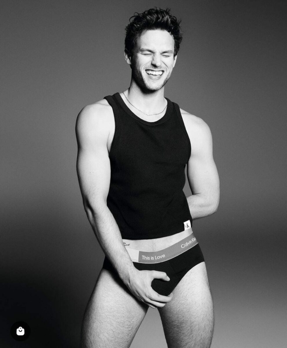 Brandon Flynn Calvin Klein fotos en blanco y negro calzones ropa interior