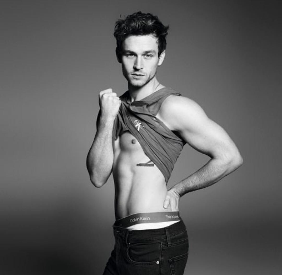 Brandon Flynn Calvin Klein fotos en blanco y negro calzones ropa interior