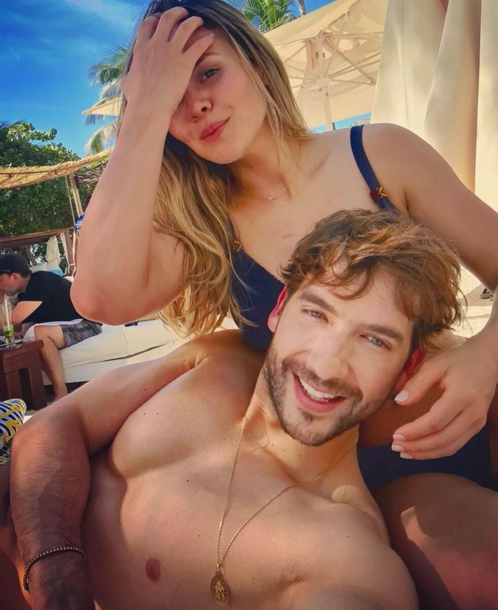 Carlos Torres y su novia Joanna Castro.