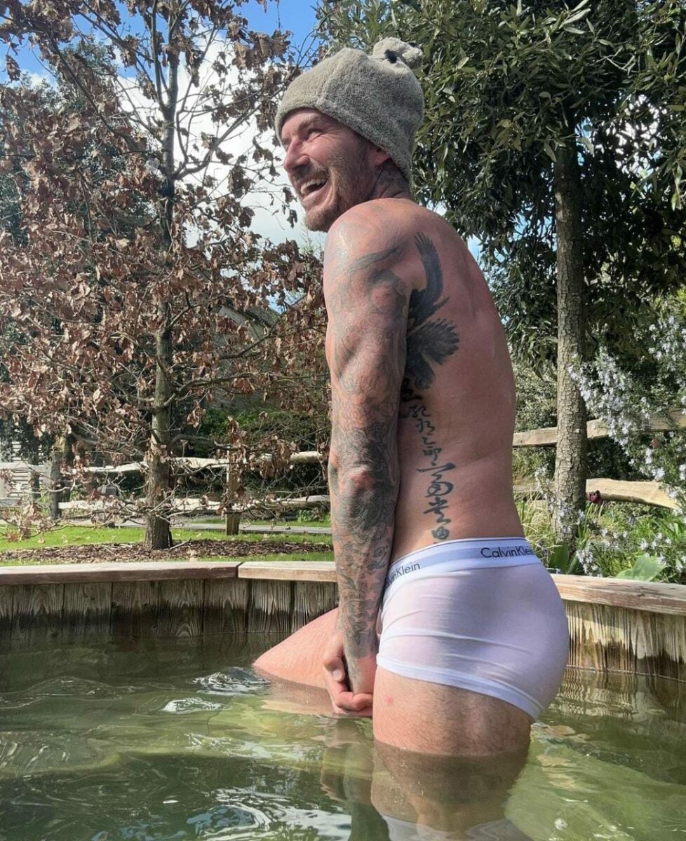 David Beckham en jacuzzi ropa interior. 