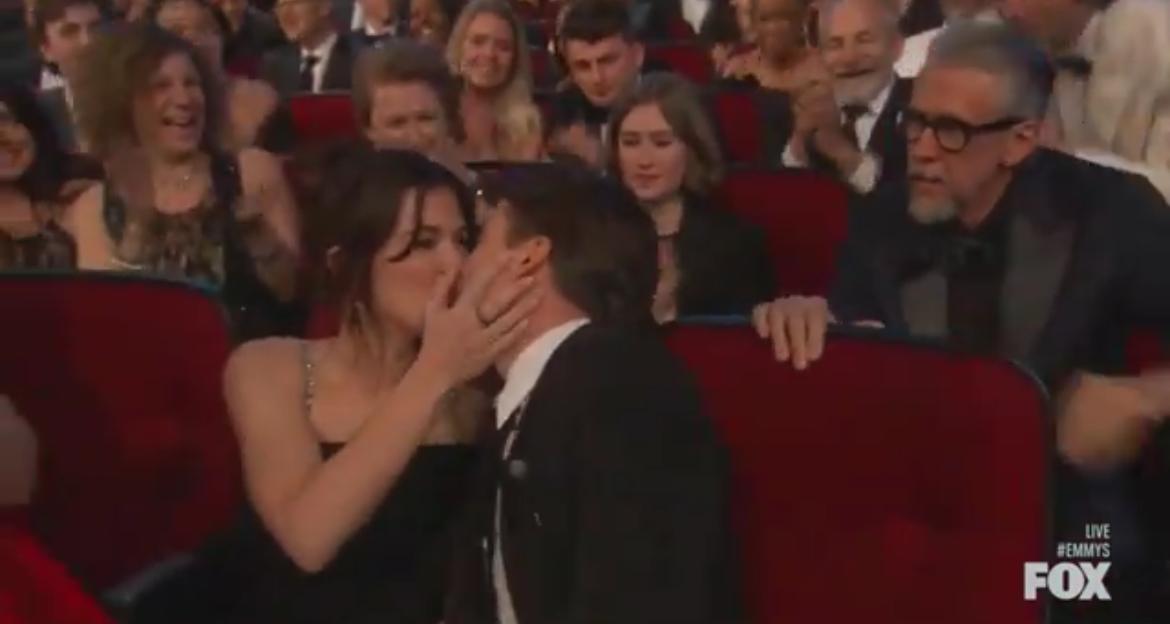 Jazz Charton esposa del actor beso