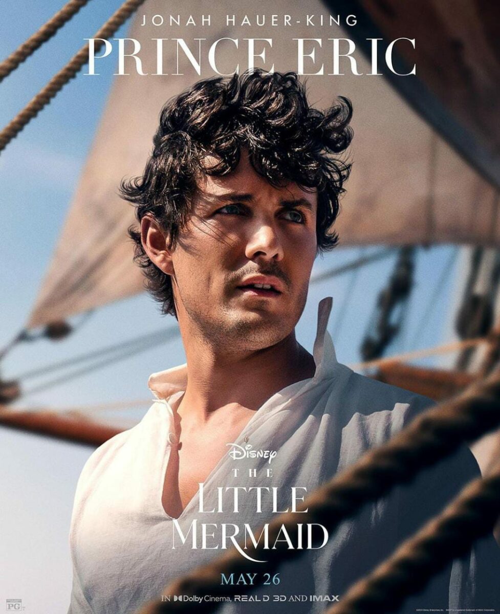 Jonah Hauer-King actor de La Sirenita príncipe Eric poster.