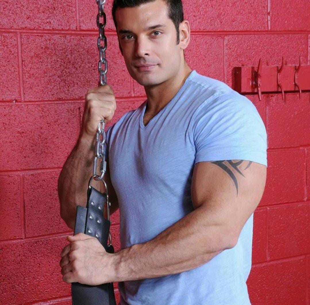 Marcus Ruhl foto con playera.