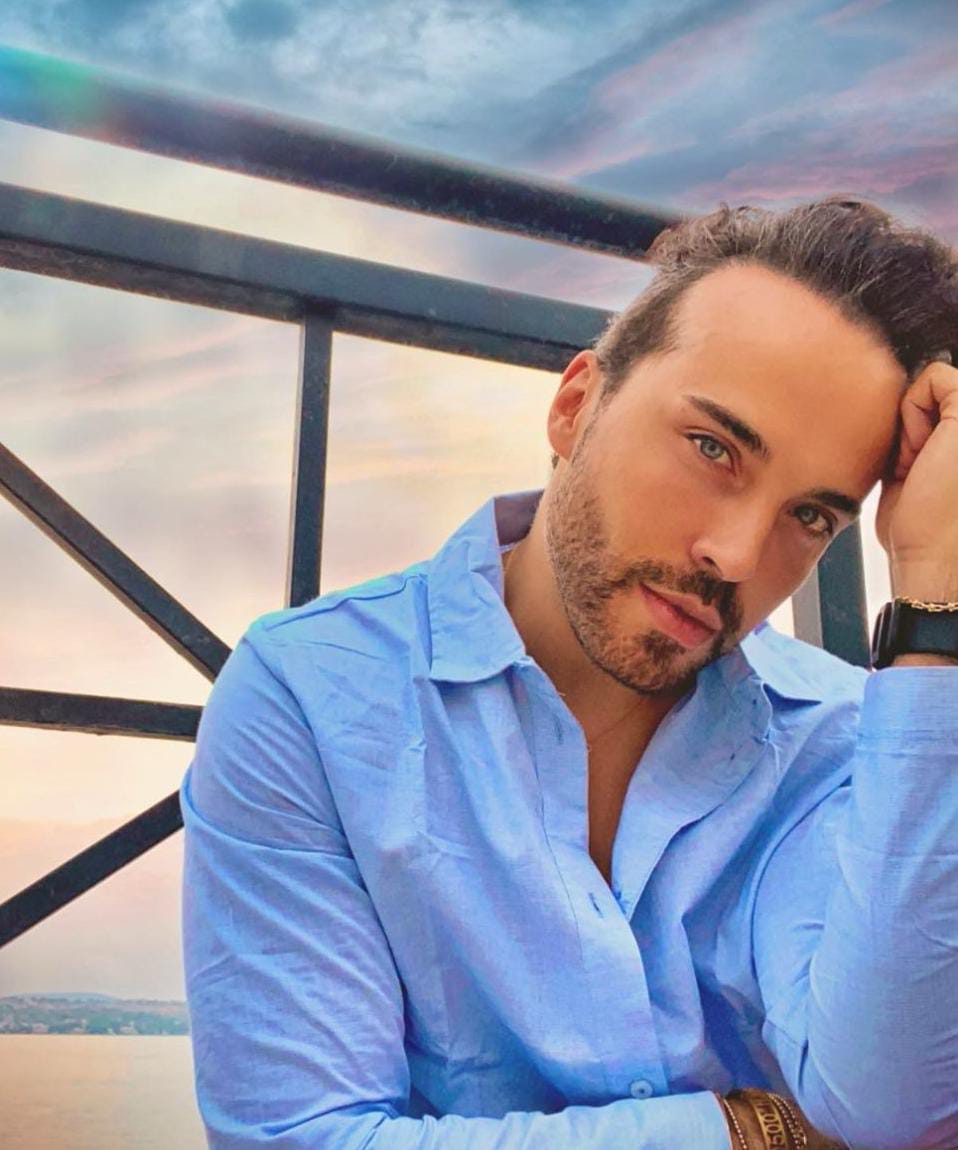Apio Quijano cantante Kabah sexualidad y pareja gay bisexual La casa de los famosos México