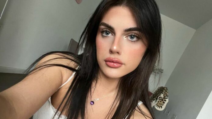 Bel Priestley actriz trans de Heartstopper Naomi pareja biografía.