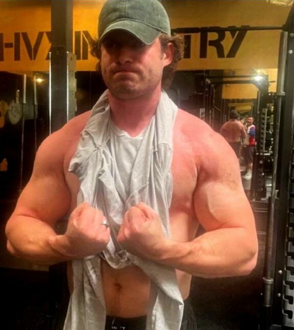 David Corenswet actor superman brazos