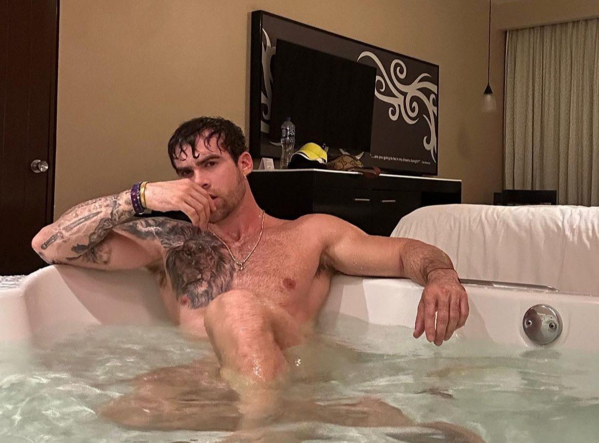 David Ortega actor en bañera