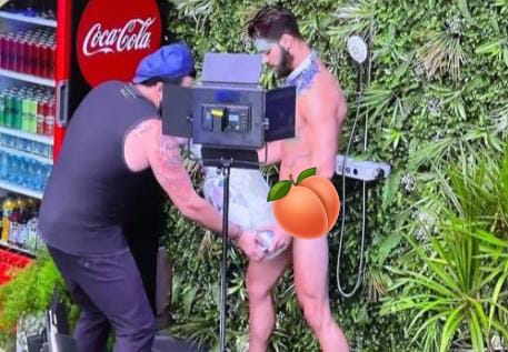 Jorge Losa en sesión de fotos sin ropa.