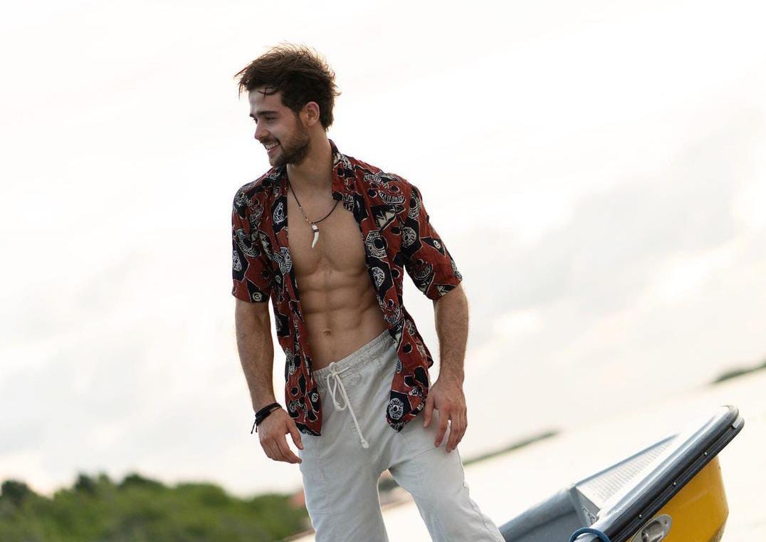 Julián Cerati actor con personaje pansexual gay biografía pareja perfil falso inti