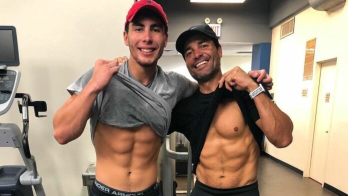 Chayanne y Lorenzo Figueroa padres e hijos famosos.