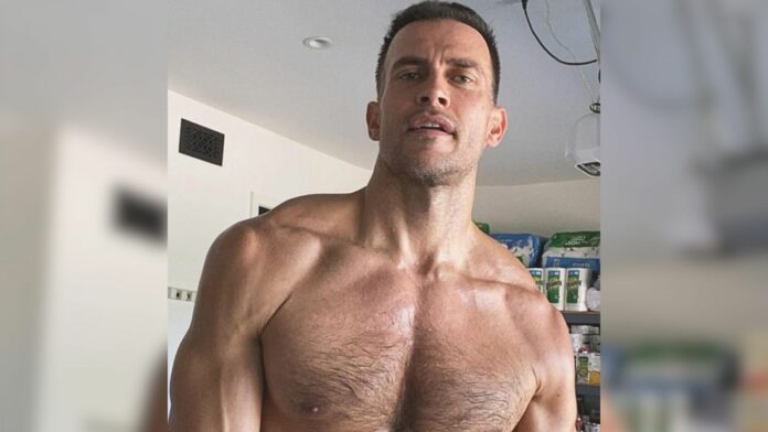 cheyenne-jackson-actor-foto-sin-playera-instagram Cheyenne Jackson actor foto sin playera Instagram cameo