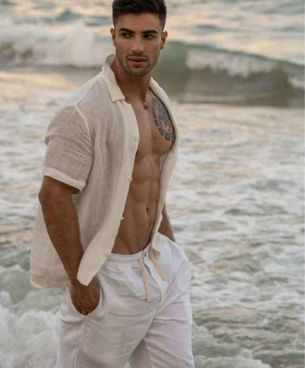 Actor en playa de México