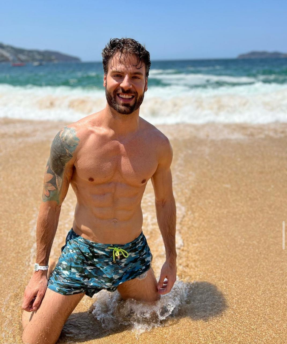 Jorge Losa actor en la playa fotos