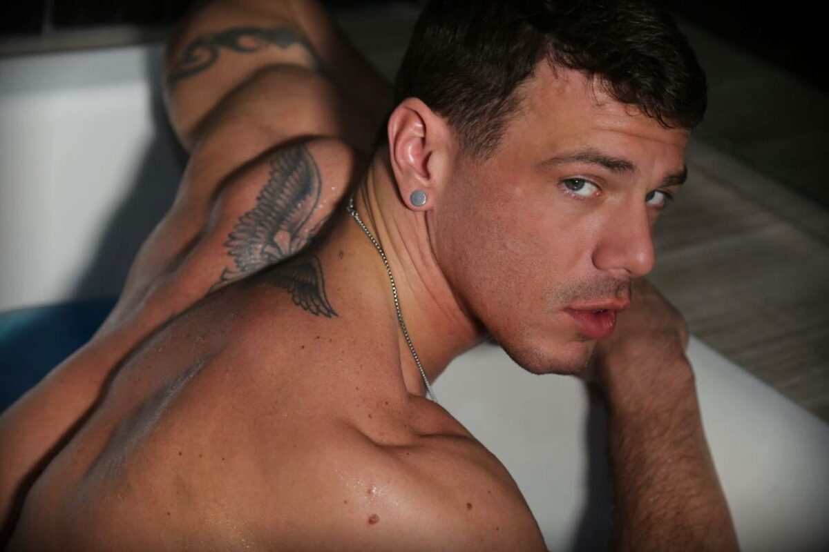 Jesse Santana foto rostro en bañera