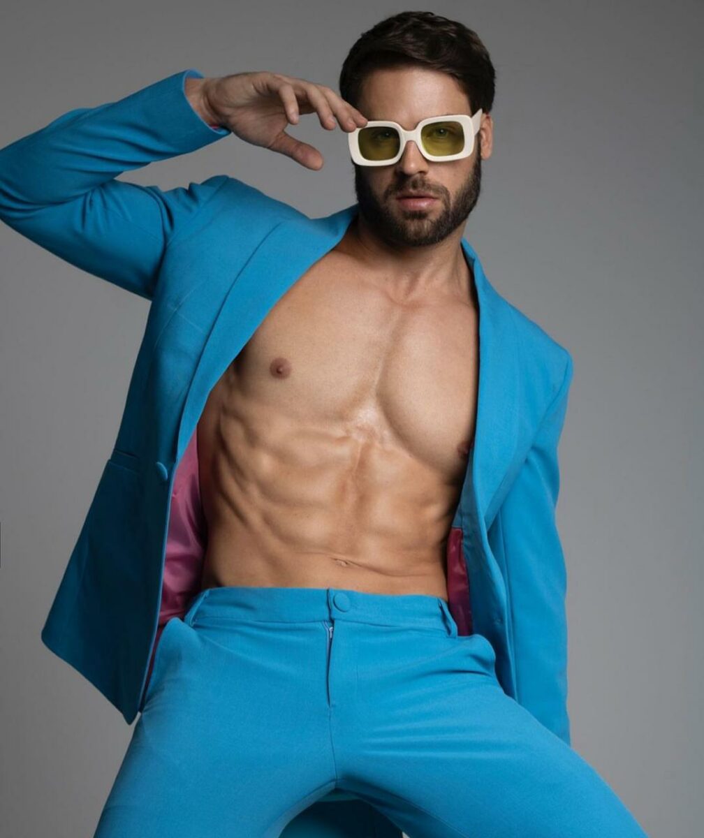 actor en sesión de fotos