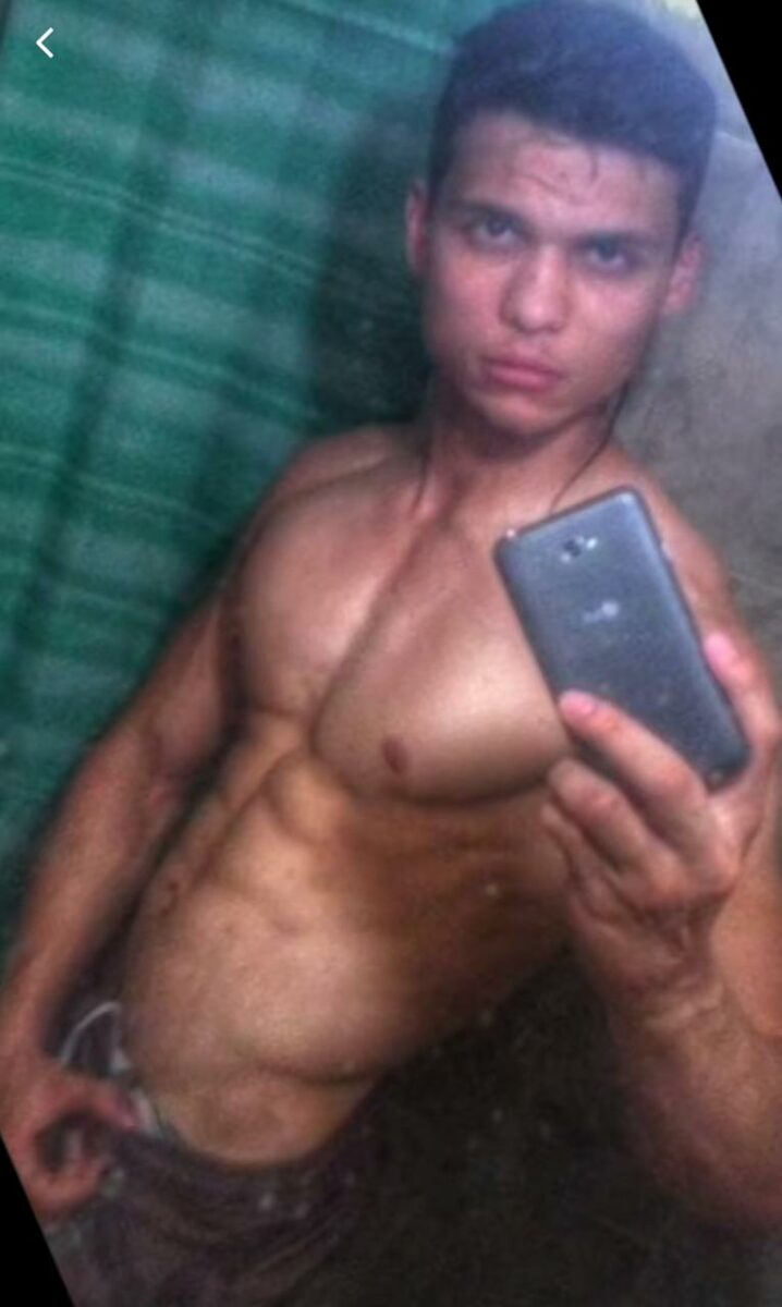 Marlon Colmenarez cómo lucía antes de la fama sin playera