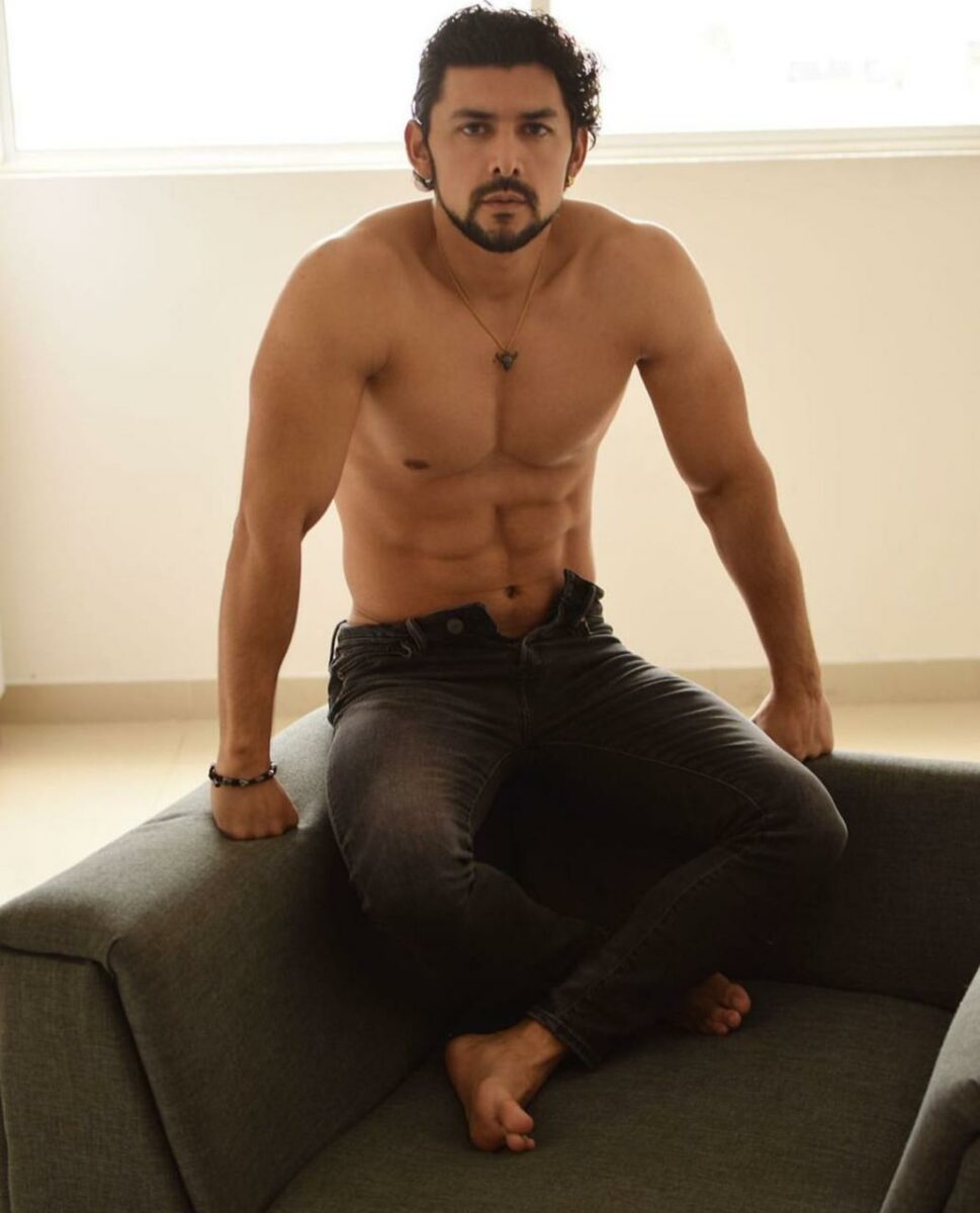 Actor y cantante de código fama