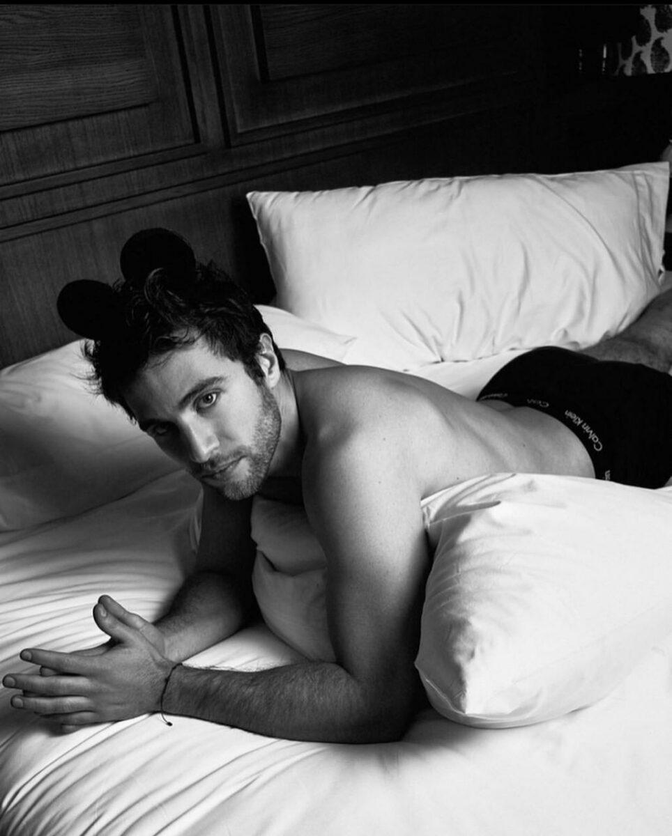 Pol Monen foto en cama famosos