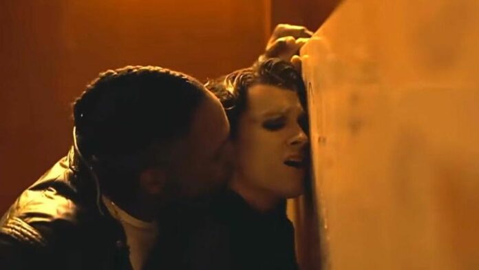 Tom Holland actor en The Crowded Room serie con escenas gay