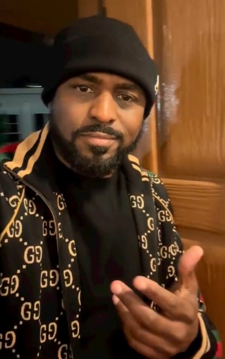 Wayne Brady celebridades qeu han salido del clóset en 2022 y 2023