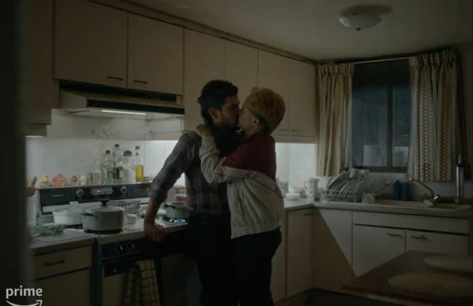 Gael García Bernal beso con raúl castillo