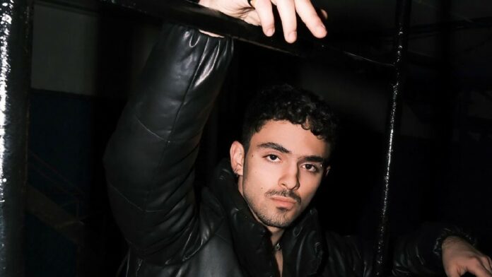 Joaquín Bondoni actor mexicano evolución fotos marcha lgbt+ gay 2024