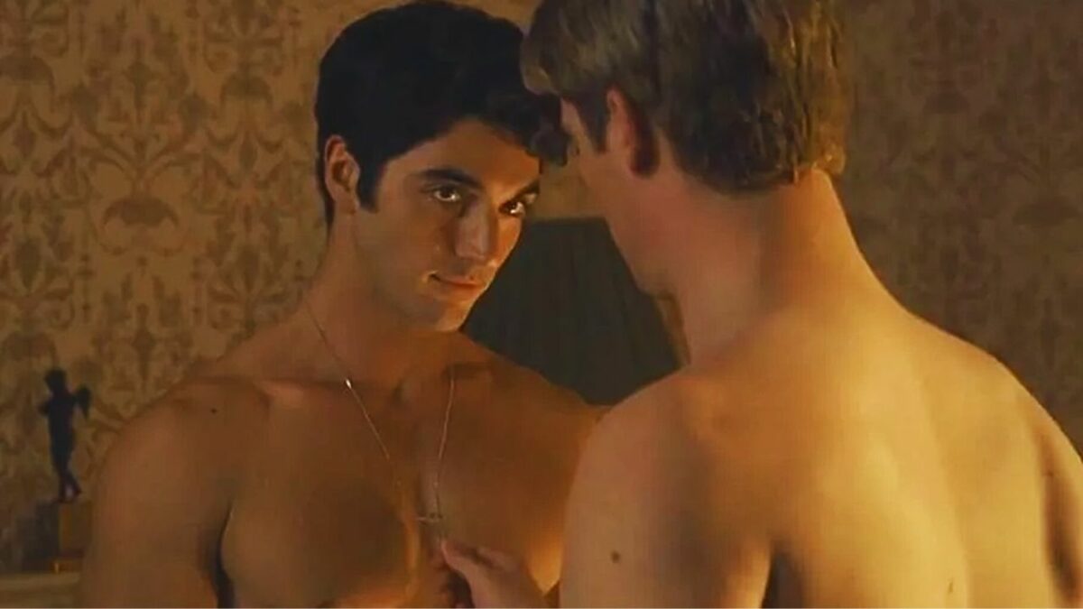 Red White and Royal Blue escenas íntimas de Taylor Zakhar Perez y Nicholas Galitzine