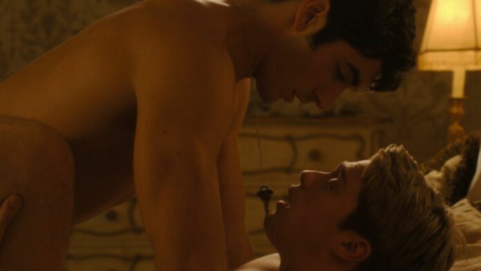 Red White and Royal Blue escenas íntimas de Taylor Zakhar Perez y Nicholas Galitzine