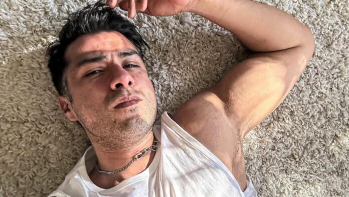 Ricardo Ricky Manjarrez axilas foto Pedro Sola comentario