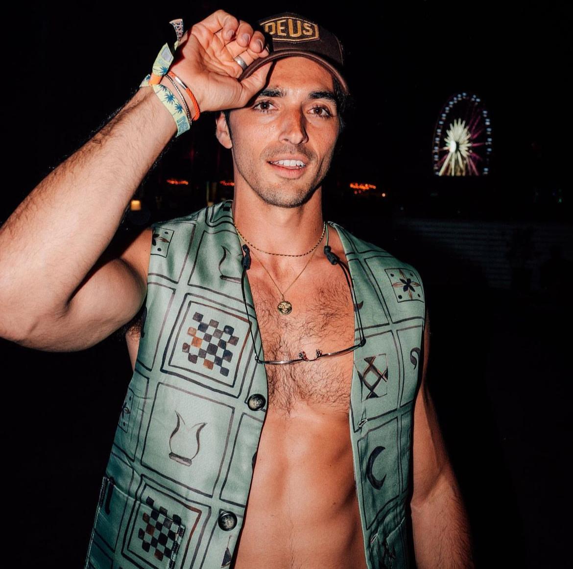 Taylor Zakhar Perez actor de red white and royal blue fotos biografía